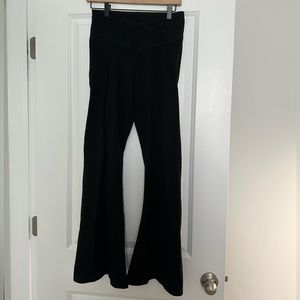 Hollister Ultra High Rise Yoga Pants Medium Worn Once